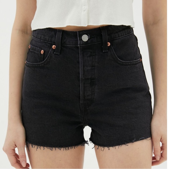 Levi's Pants - NWT extra high-rise rib-cage shorts 28